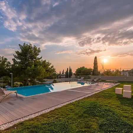 Luxury Apartment Bel Etage With Swimming Pool