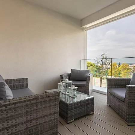 Luxury Apartment Bel Etage With Swimming Pool Apartment