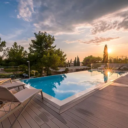 Apartment Luxury Apartment Bel Etage With Swimming Pool