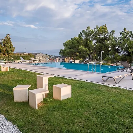 Luxury Apartment Bel Etage With Swimming Pool *